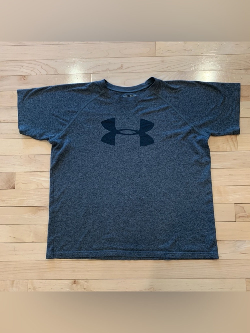 Under Armour Youth Boys Size XL 16 Grey T-Shirt Short Sleeve Athletic Shirt